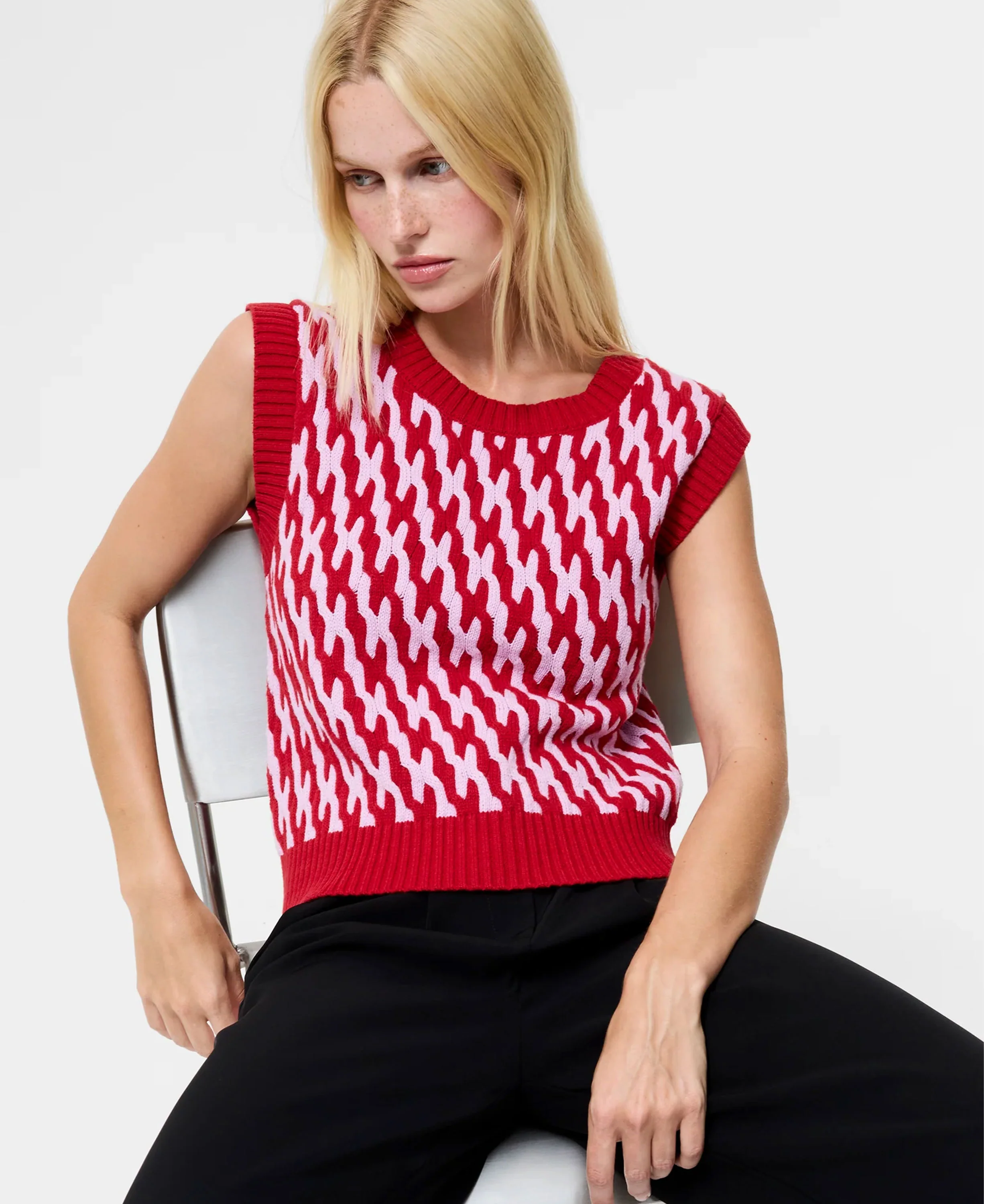 Klara Flec Abstract Striped Vest - Violet Pink/Lipstick - Image 3
