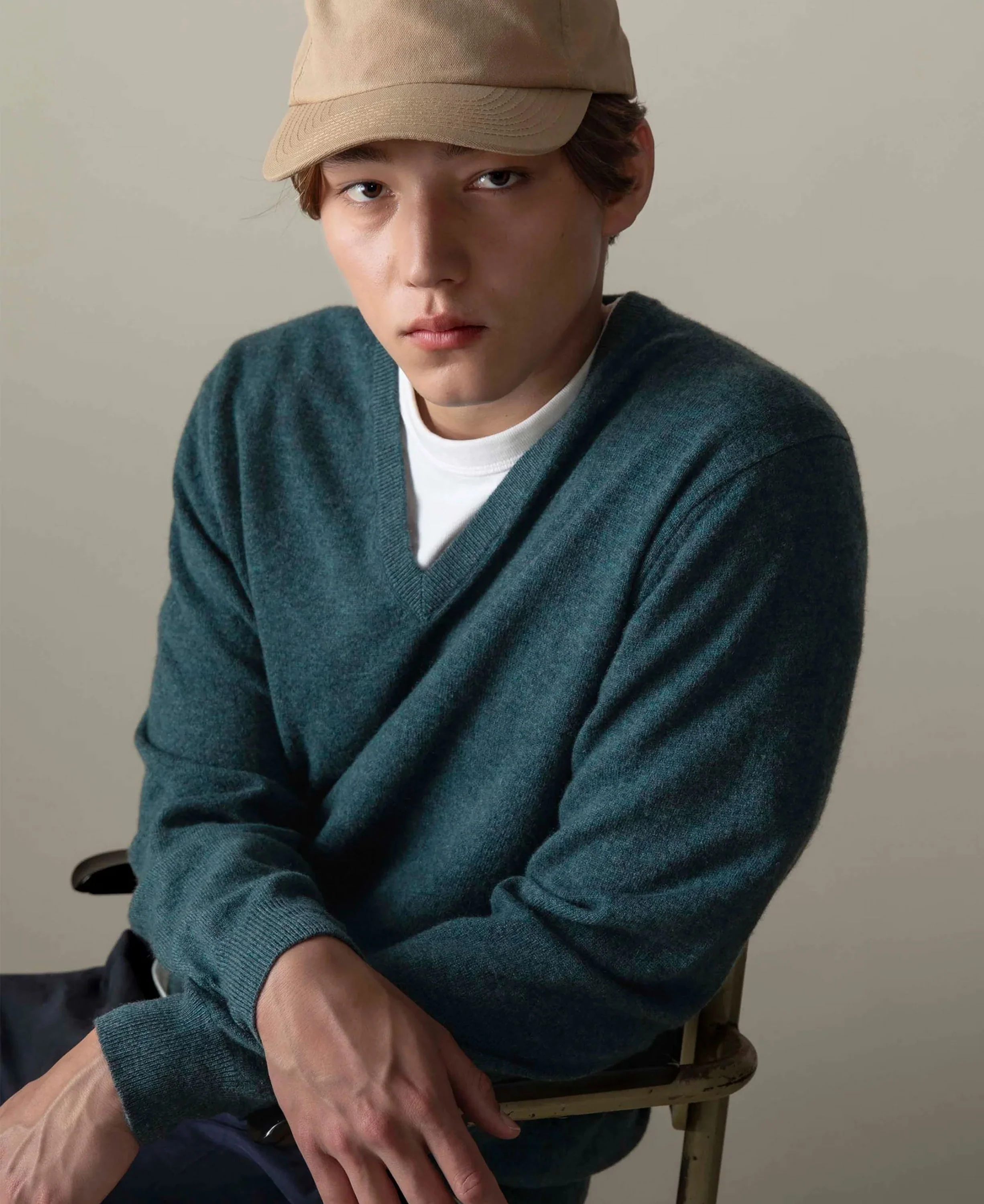 Cashmere V Neck Jumper - Haze Green - Image 2